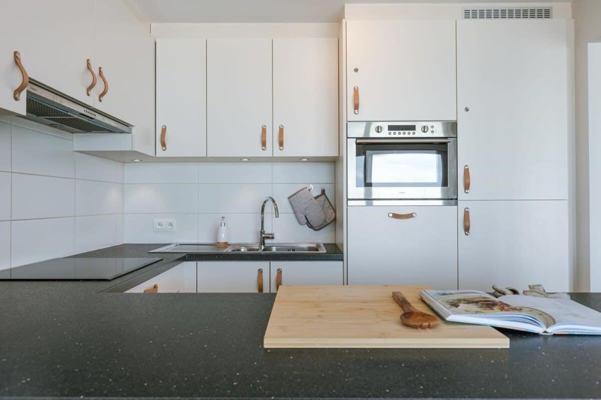 Huswell - Bright Seaview In Appartement Oostende